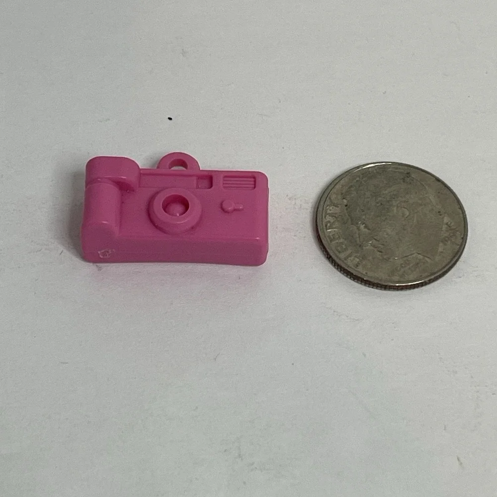 VINTAGE 1980's MATTEL BARBIE DOLL PINK PLASTIC CAMERA W STRAP CALIFORNIA DREAM